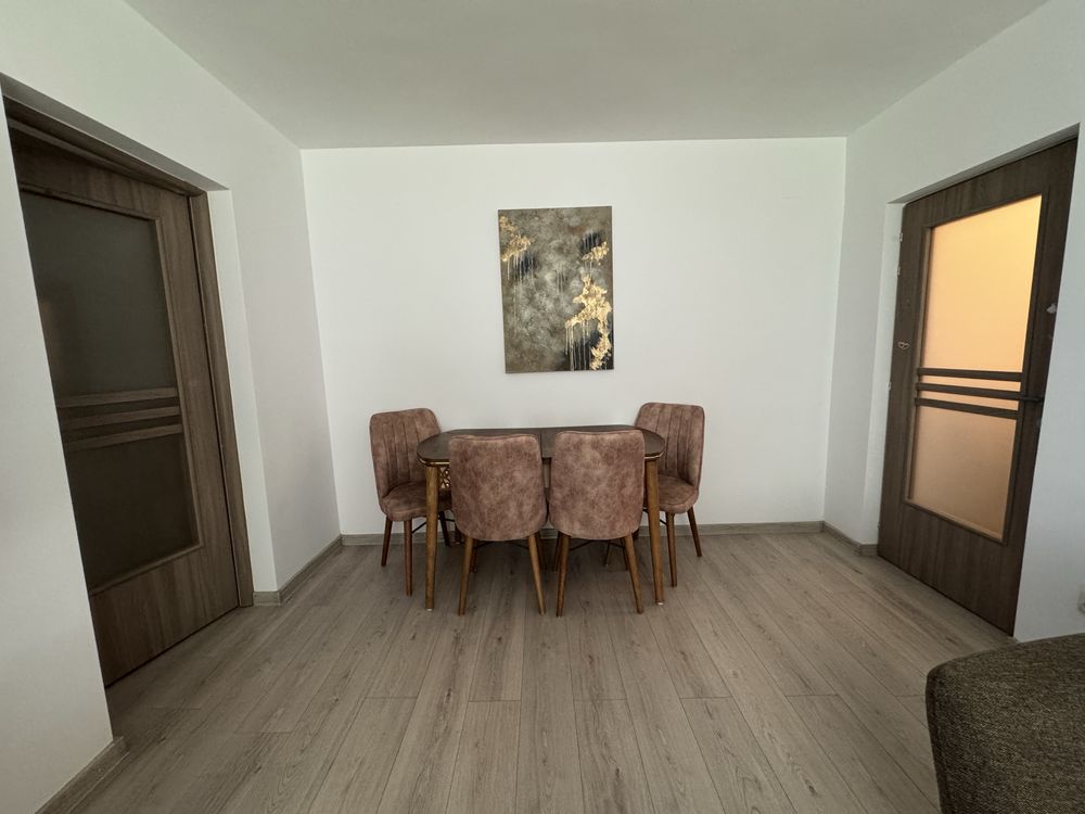 APARTAMENT de  INCHIRIAT  complet mobilat și utilat
