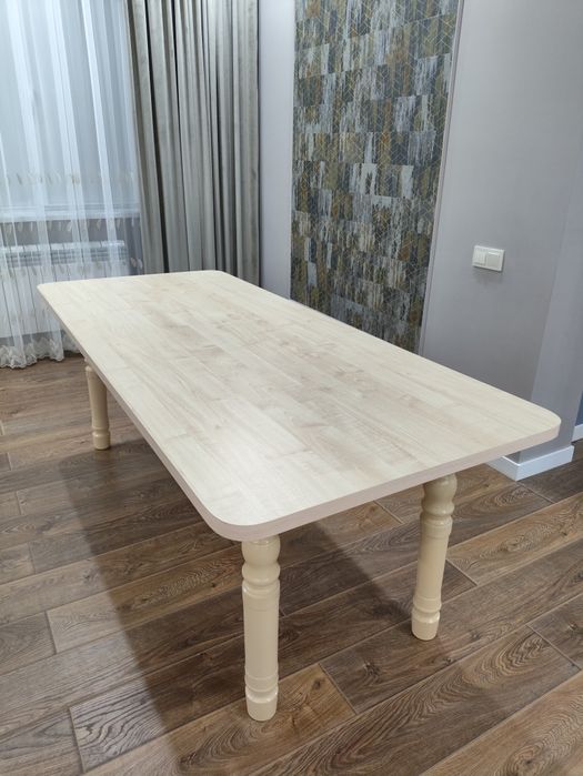 Продается стол в хорошем состоянии