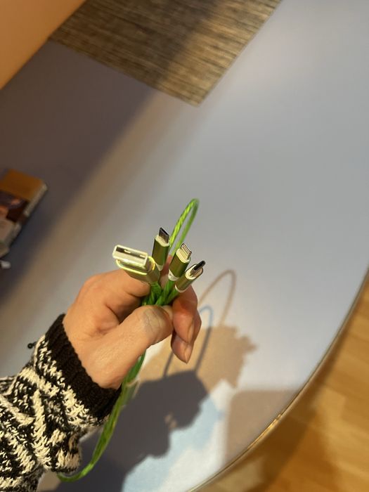 Incarcator 3 capeti, led uri