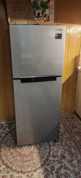 Холодильник Samsung