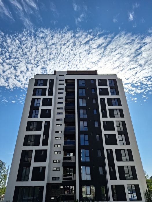 Vând apartament cu două camere în bloc nou