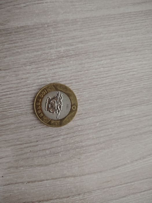 Продам коллекционныю монету номеналом 100тг очень редкое продам дёшево