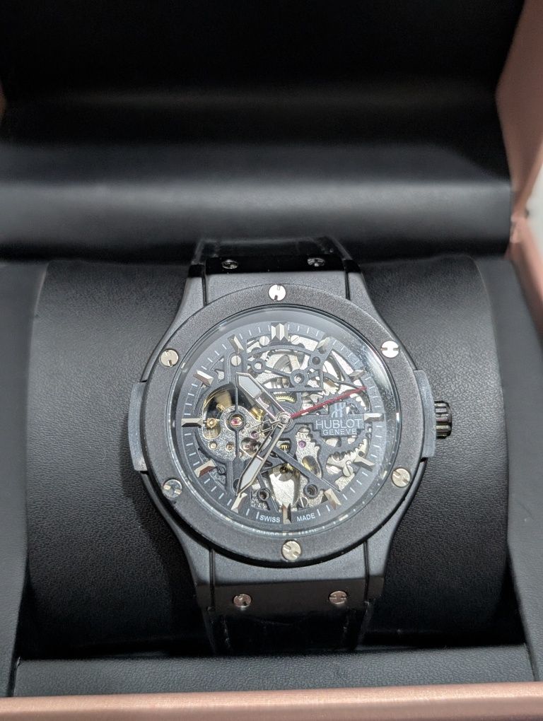 Часы Hublot новые механические