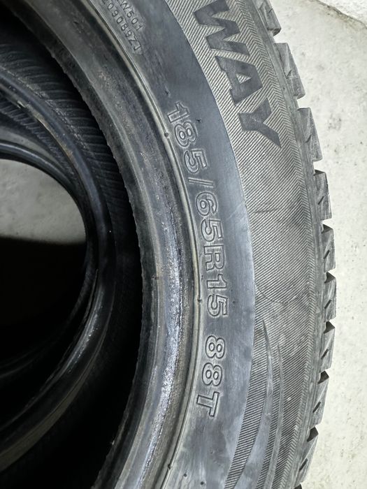 Продам  шипованные автошины