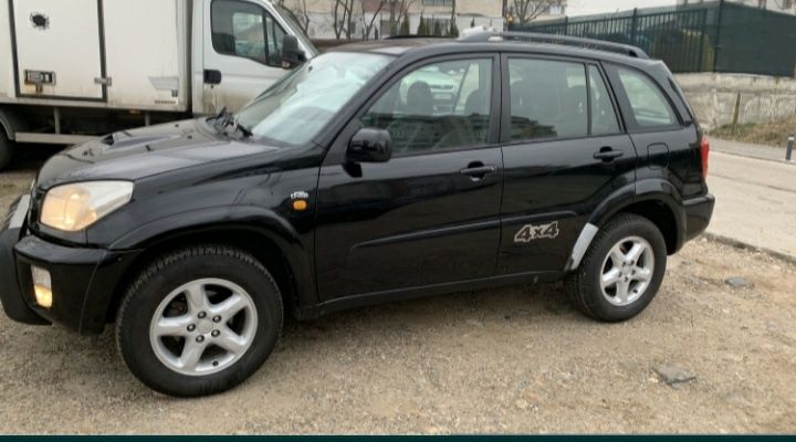 Dezmembrez Toyota Rav 4