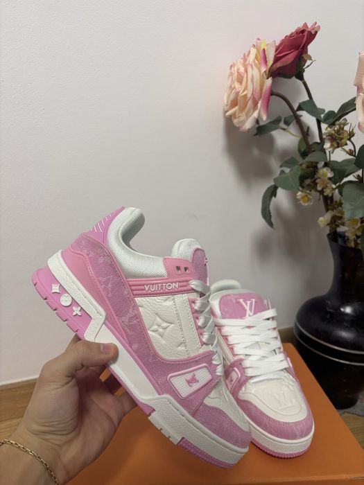 Lv trainers pink
