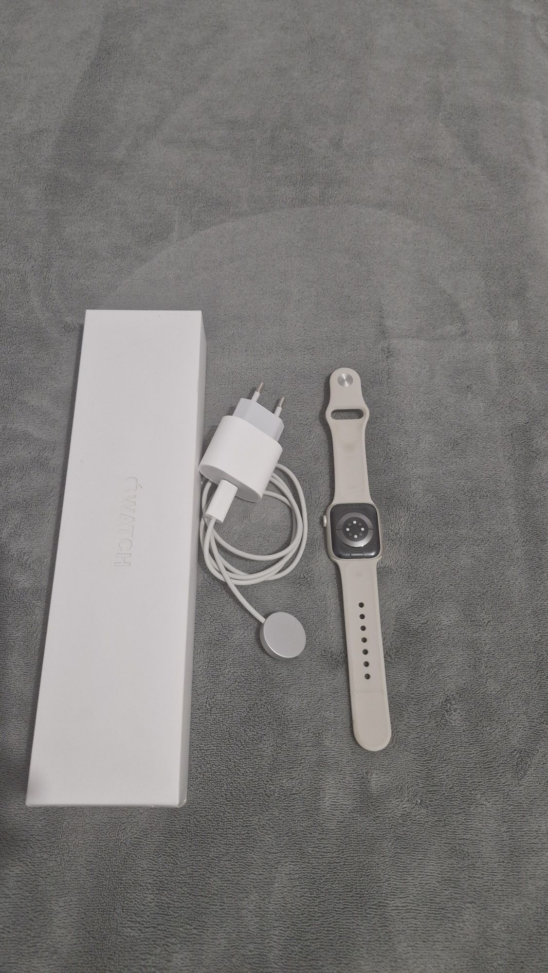 Продаю Apple watch 8s