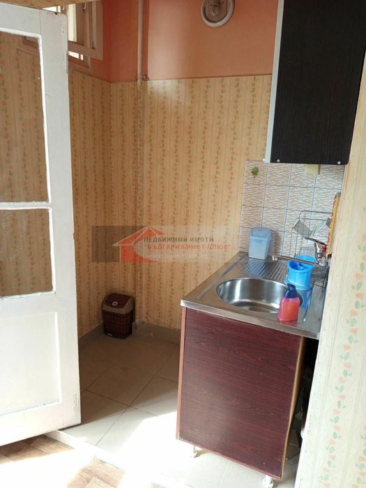 Дава под наем 3-стаен гр. София - Център 99m²