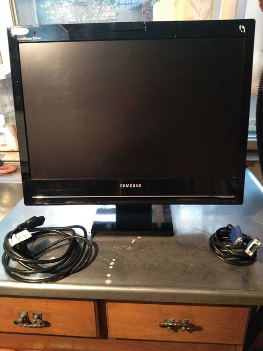 Monitor Samsung SyncMaster 225UV.