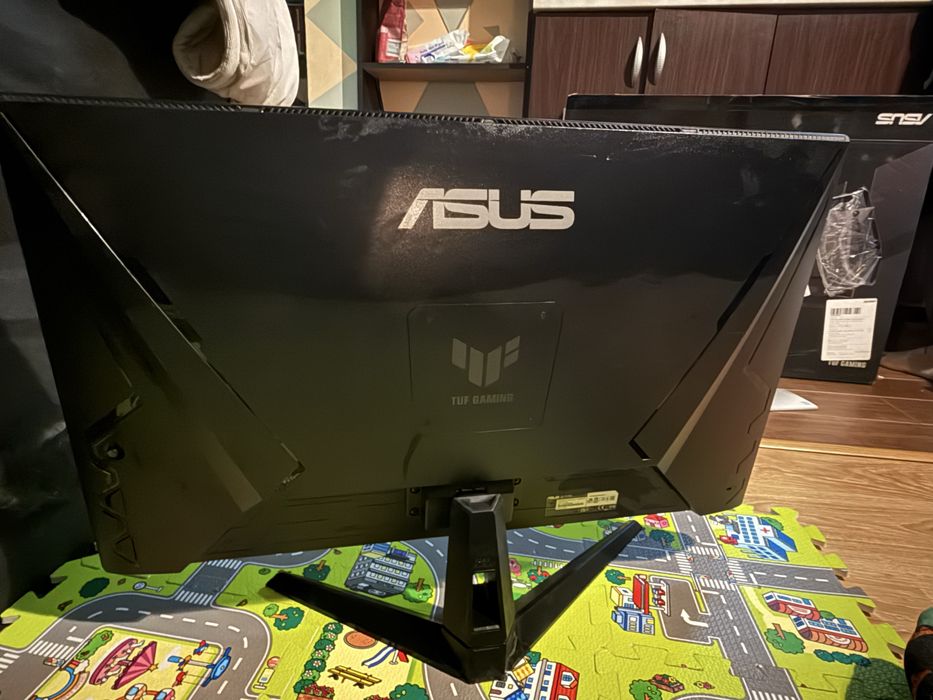 Asus 31.5 inch 170Hz 1 ms