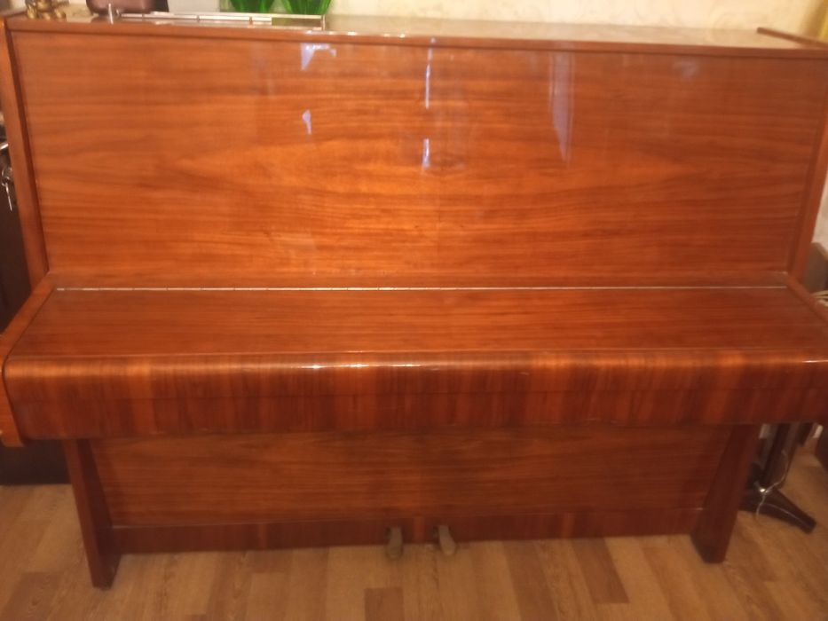 Срочно продам пианино Riga