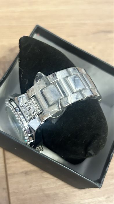 Ceas Guess dama argintiu