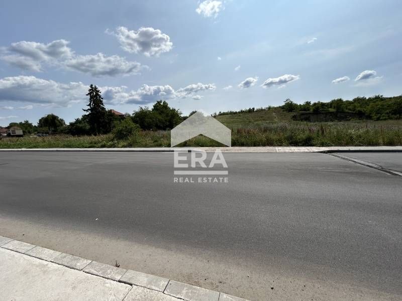 Парцел за жилищно строителство в регулация с проект и строително разре