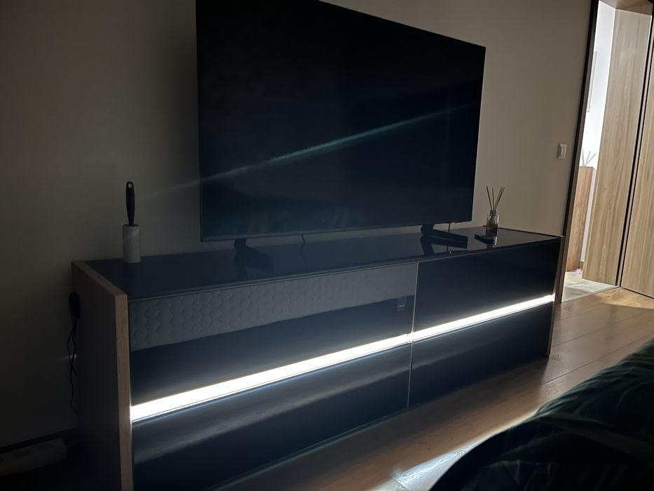 Comoda sticla neagra cu led