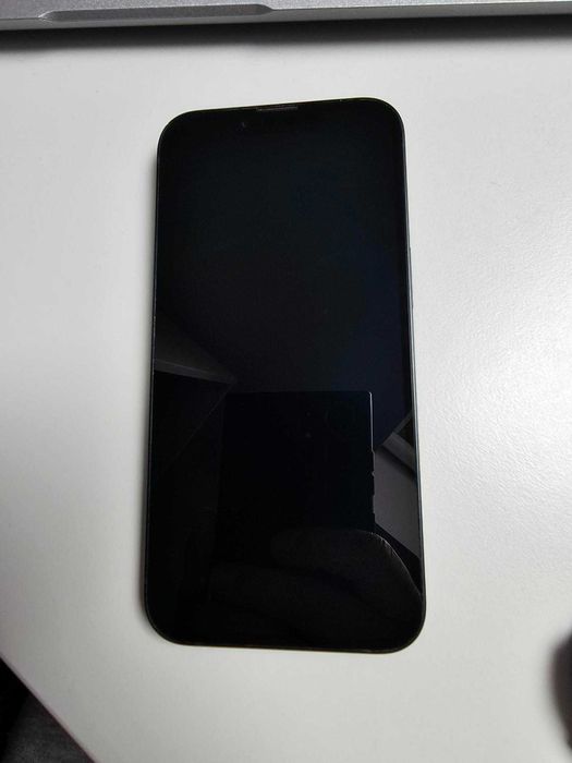 iPhone 14, 256 GB, Midnight – stare impecabilă + 6 huse cadou!