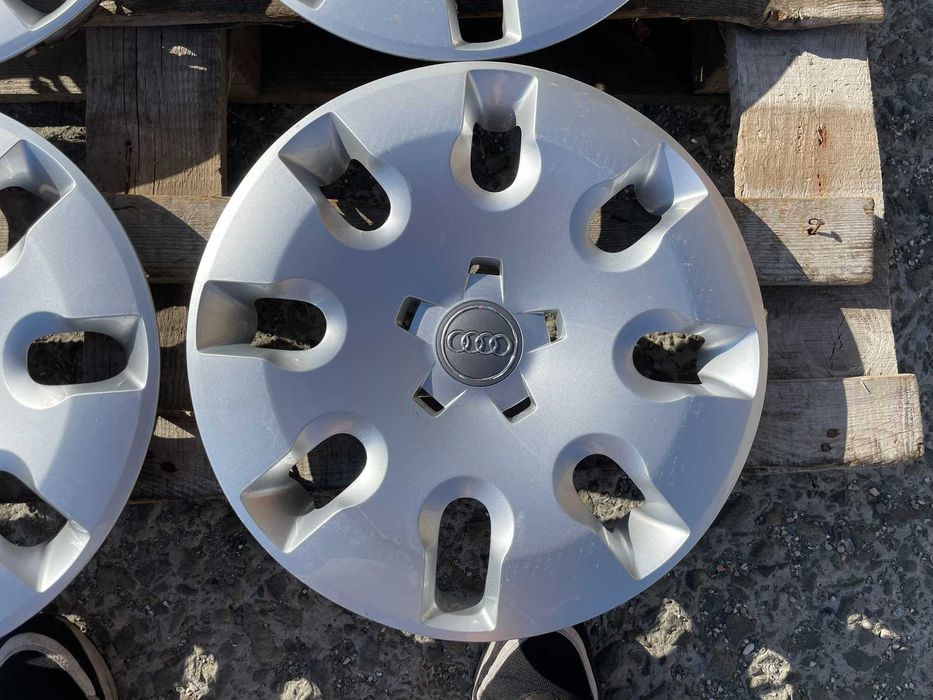 15 цола Тасове за Audi A1 A2 Ауди А1 Оригинални 8X0601147