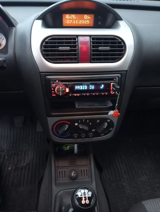 Vând Opel Corsa C 1.2 Twinport 80 CP