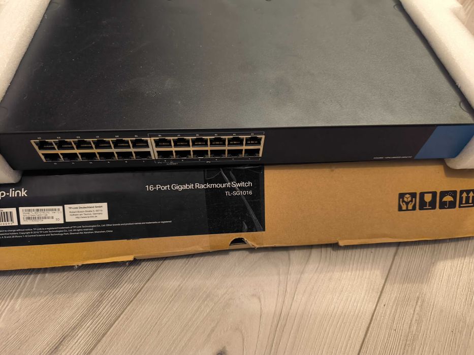 Vand router CISCO Linksys LGS124p POE Gigabit 24 port