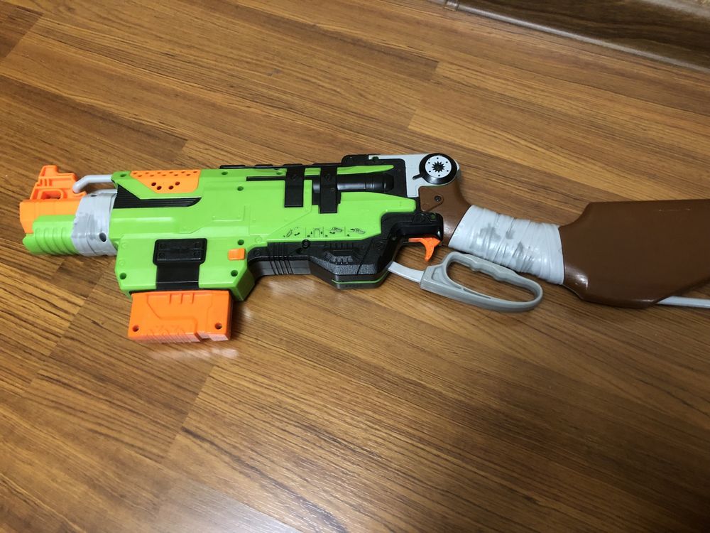 Nerf Blaster Zombie Strike