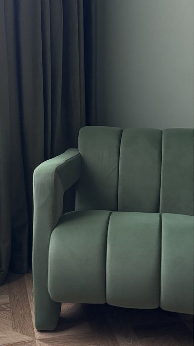 Продаю кресло изумрудного цвета