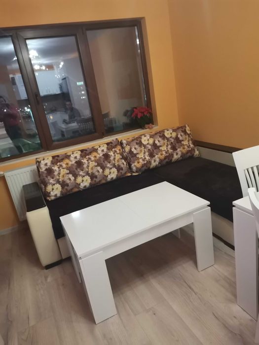 Холна маса бял гланц