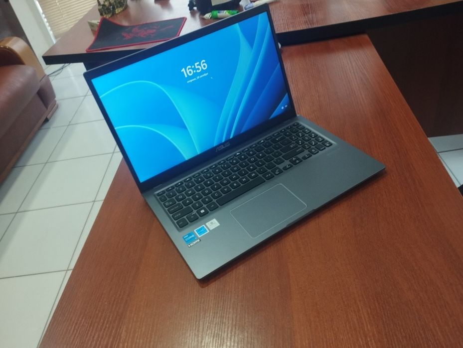 Asus noutbuk sotiladi