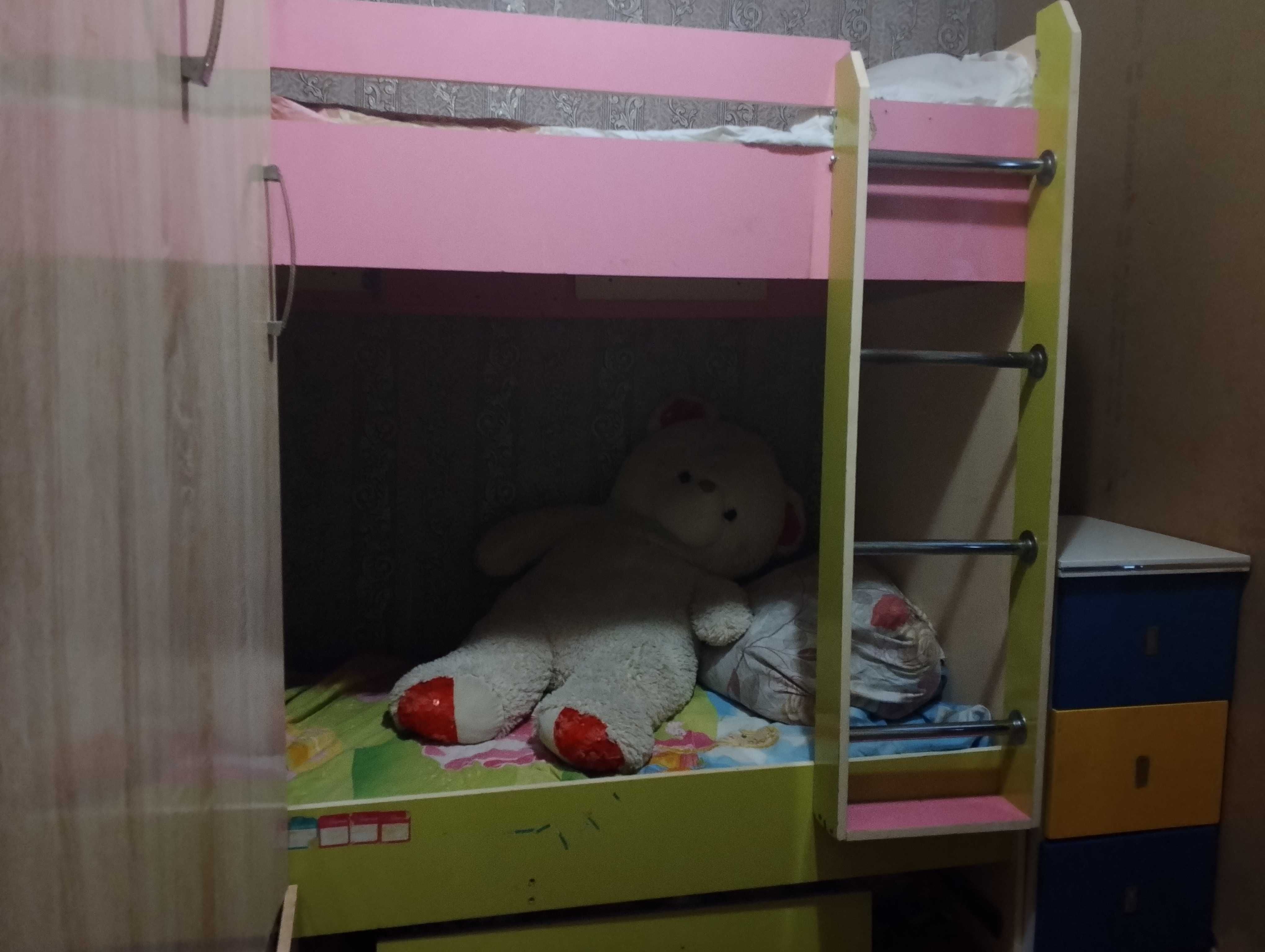 Продам 2х ярусную кровать