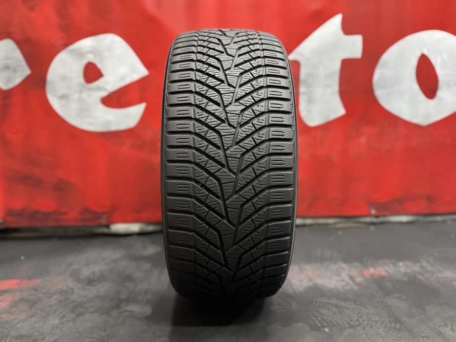 225 40 19, Зимна гума, Yokohama BluEarth, 1 брой