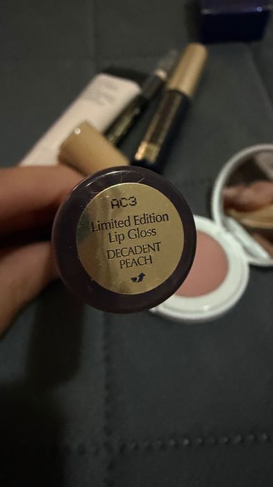 Лот с продукти на ESTEE LAUDER