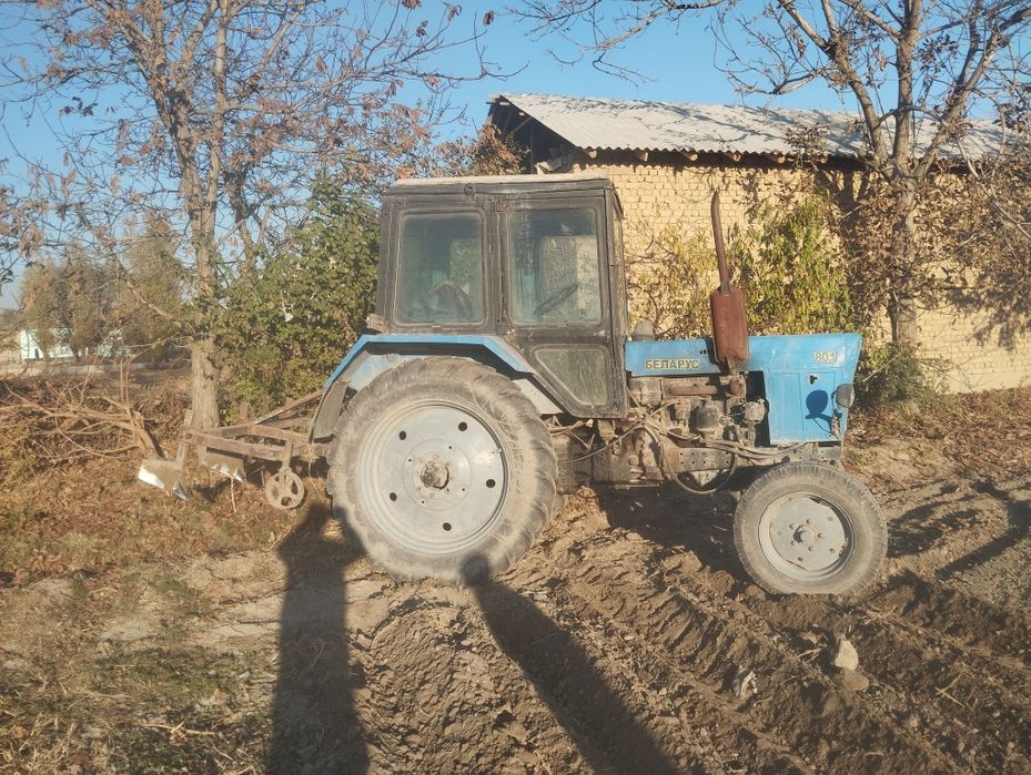 MTZ 80 Traktor sotiladi