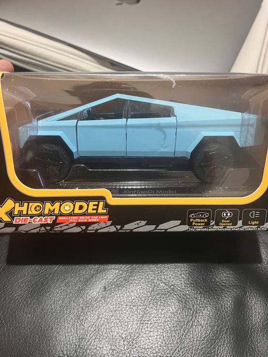 Macheta Tesla Cybertruck 1:32