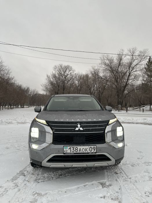 Продается Mitsubishi Outlander 2022 SE год Американец