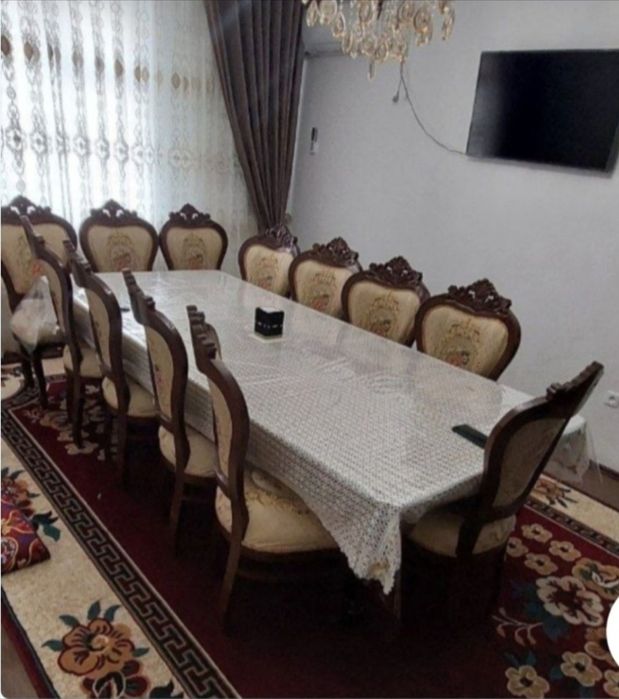 Stol stullar sotiladi