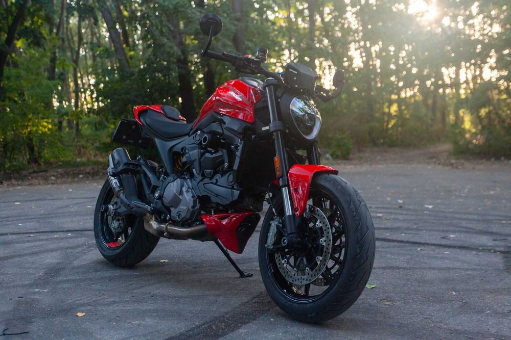 Ducati Monster Plus 937