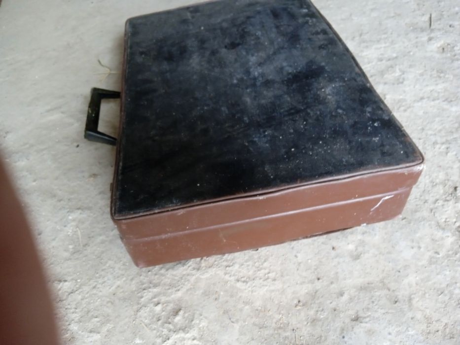 Продавам старо дипломатическо куфарче