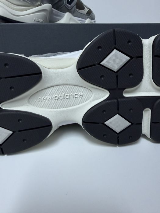 Adidasi New Balance 9060 marimea 44,5 noi, originali