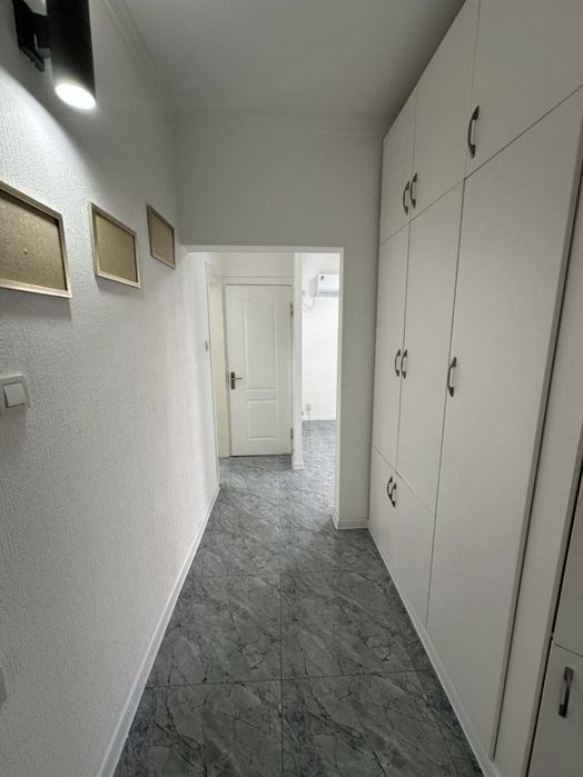 Лабзак 3 комнаты 65м² под офис вдоль дороги