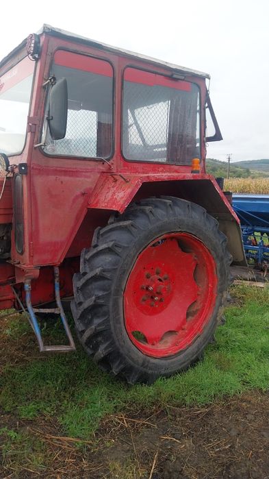 Vând tractor U 650
