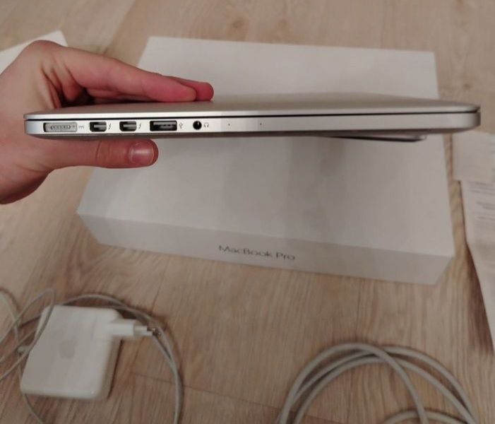 Macbook pro 13. 8/256. FULL