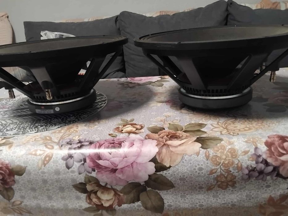 Продават се два говорителя Bms p200