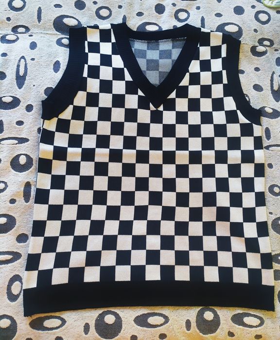 Новая жилетка 48/50 размер