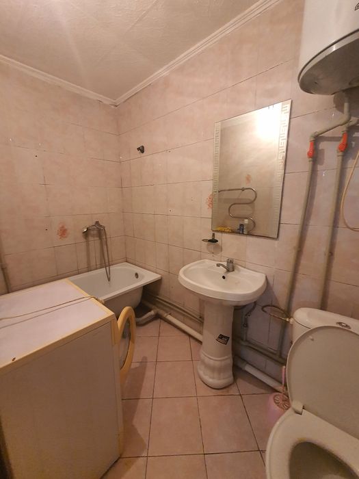 Агентства  сдает 1 комн кв в районе  площади. 2комн 10 000тг. Wi Fi/