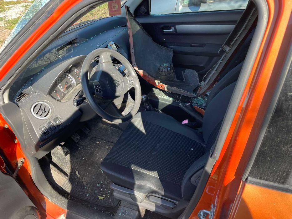 Suzuki Swift 1.3 I НА ЧАСТИ сузуки суифт 1.3 бензин key less