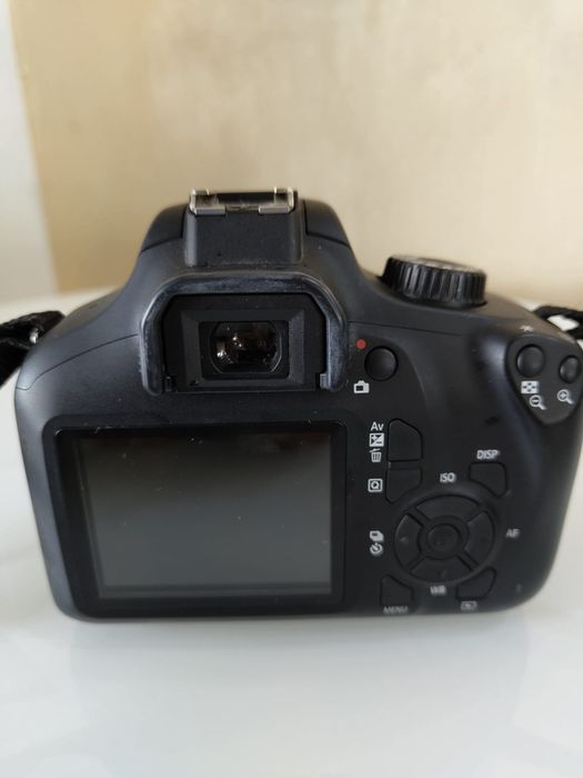 Canon Eos 4000D + obiectiv 18-55mm Amanet BKG