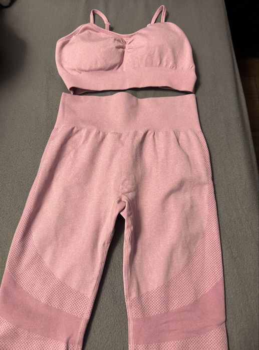 Спортен комплект в розово