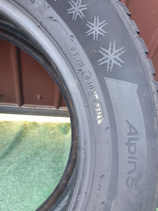 205.60.16 2xGoodyear 2x Michelin