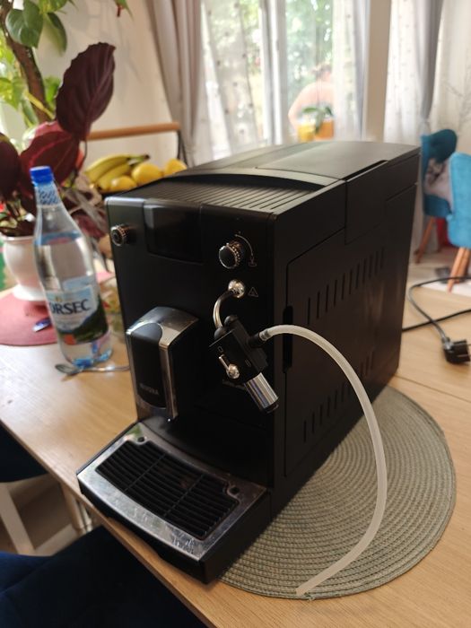 Espressor automat Nivona cu functie de spumare lapte si capucino