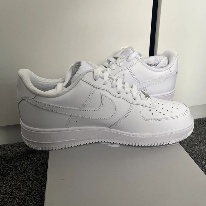 Adidasi Nike Air Force 1 Triple White