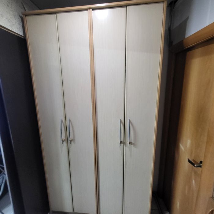 Продам шкафы бежевого цвета