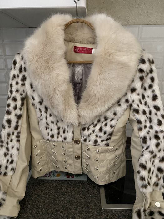 Куртка женская совершенно новая